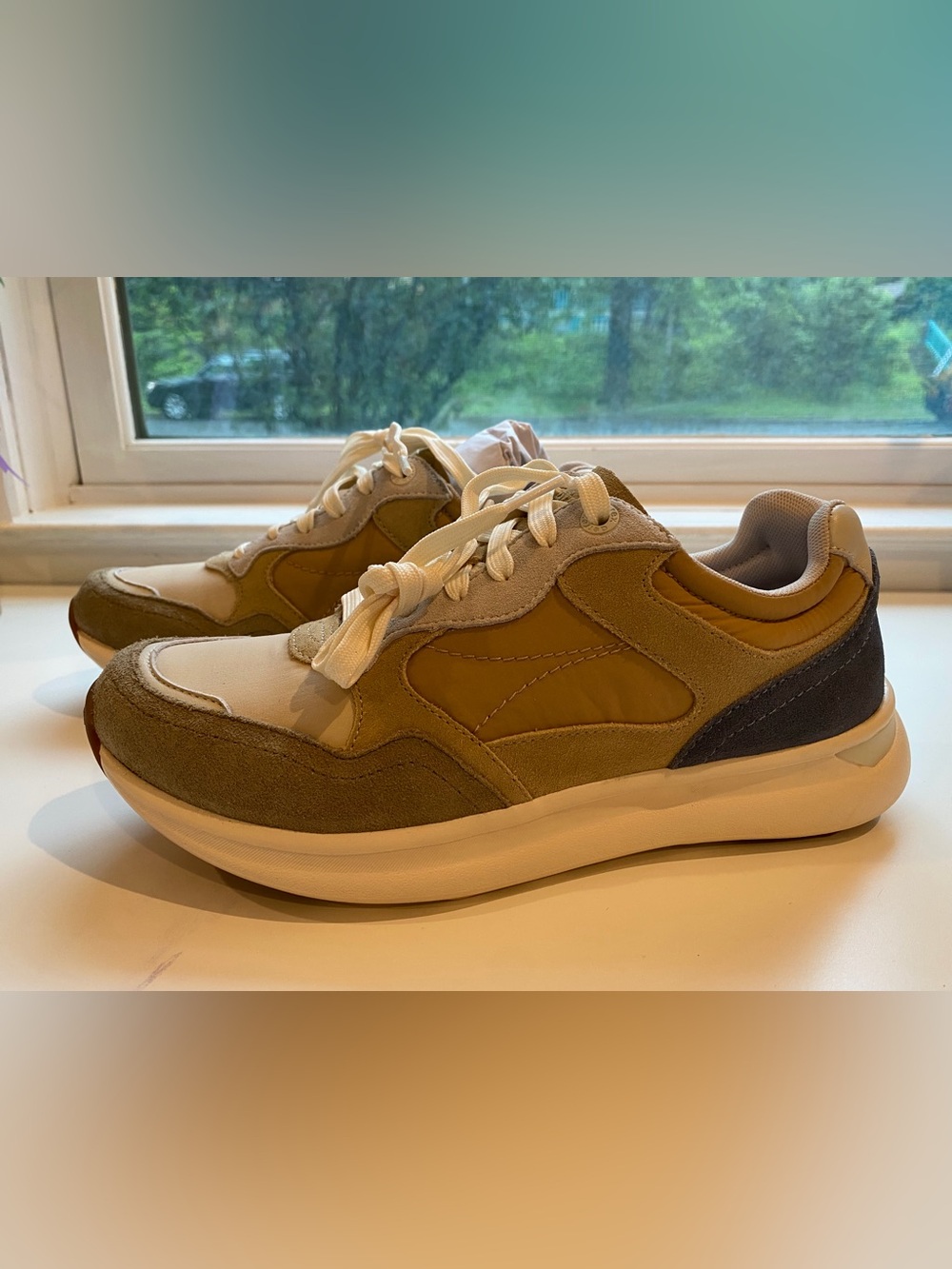 Aetrex “Molly” sneaker with arch support US 8.5 EU 39